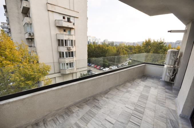 Bd Unirii Spatiu birouri / locuit 3 camere Decomandat Bloc Nou