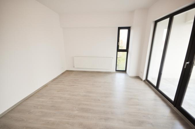 Bd Unirii Spatiu birouri / locuit 3 camere Decomandat Bloc Nou