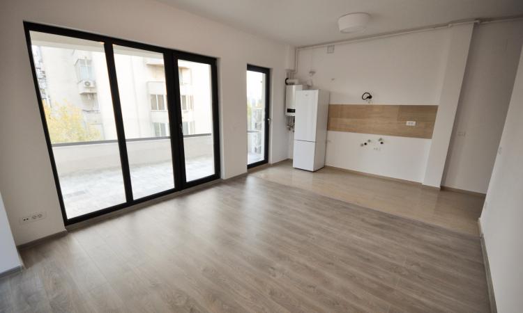 Bd Unirii Spatiu birouri / locuit 3 camere Decomandat Bloc Nou