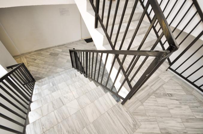 Bd Unirii Spatiu birouri / locuit 3 camere Decomandat Bloc Nou