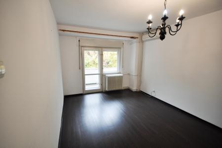 Piata Unirii Metrou Spatiu birouri decomandat 4 camere 93mp
