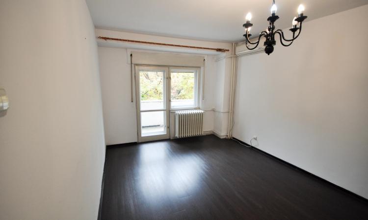 Piata Unirii Metrou Spatiu birouri decomandat 4 camere 93mp