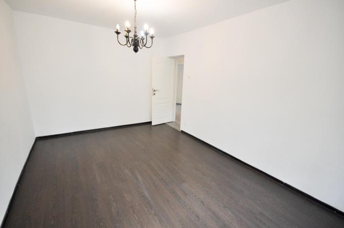Piata Unirii Metrou Spatiu birouri decomandat 4 camere 93mp