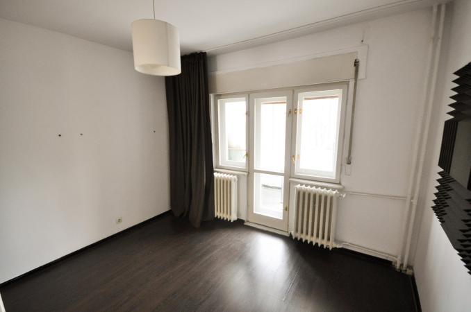 Piata Unirii Metrou Spatiu birouri decomandat 4 camere 93mp