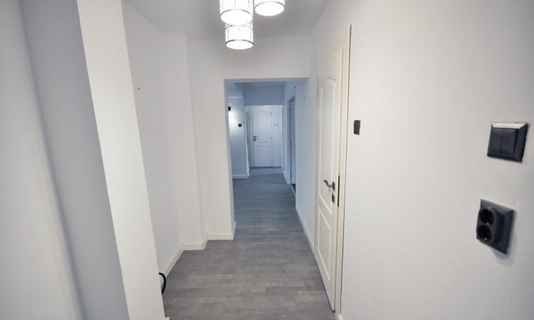 Piata Unirii Metrou Spatiu birouri decomandat 4 camere 93mp