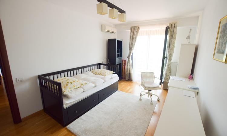 Decebal Apartament 3 camere Bloc Nou Centrala Parcare