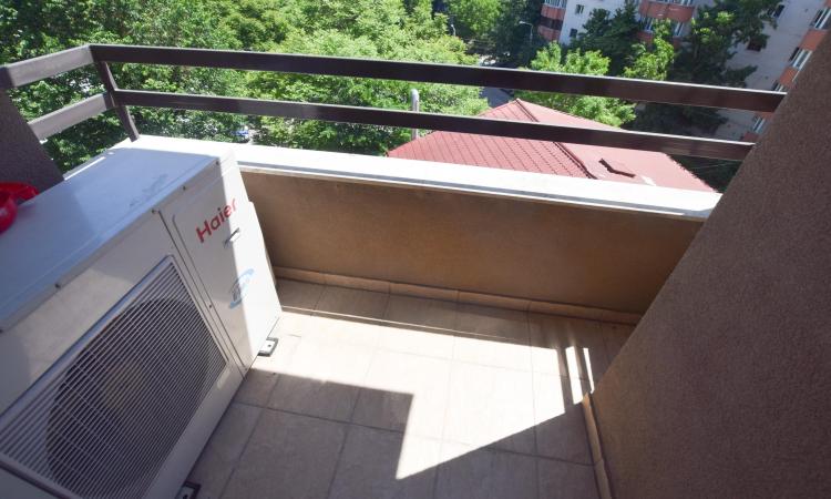 Decebal Apartament 3 camere Bloc Nou Centrala Parcare