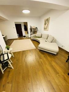 Vitan Mall Bloc Nou Apar 2 camere Parcare Terasa Centrala