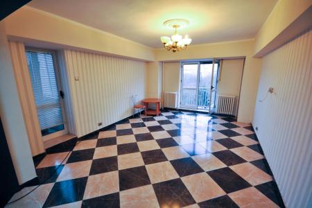 Piata Unirii metrou Spatiu birouri Decomandat 4 camere 100mp