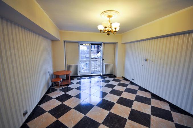 Piata Unirii metrou Spatiu birouri Decomandat 4 camere 100mp