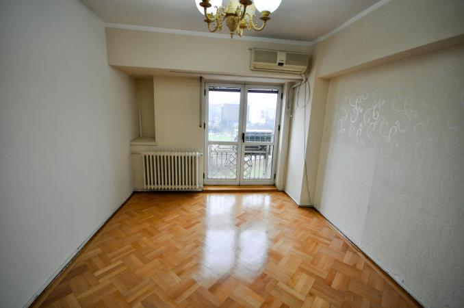 Piata Unirii metrou Spatiu birouri Decomandat 4 camere 100mp
