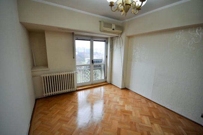 Piata Unirii metrou Spatiu birouri Decomandat 4 camere 100mp