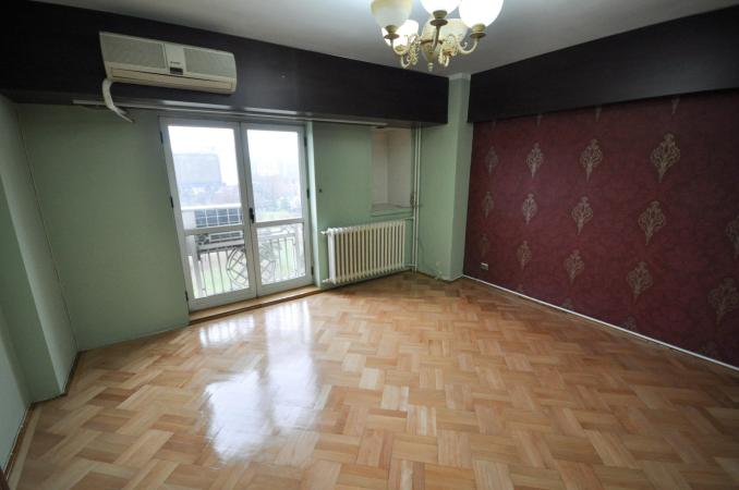 Piata Unirii metrou Spatiu birouri Decomandat 4 camere 100mp