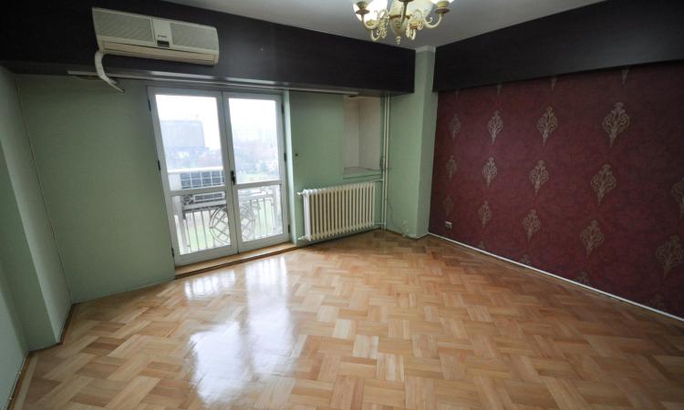 Piata Unirii metrou Spatiu birouri Decomandat 4 camere 100mp