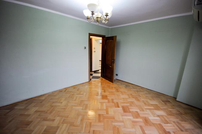 Piata Unirii metrou Spatiu birouri Decomandat 4 camere 100mp
