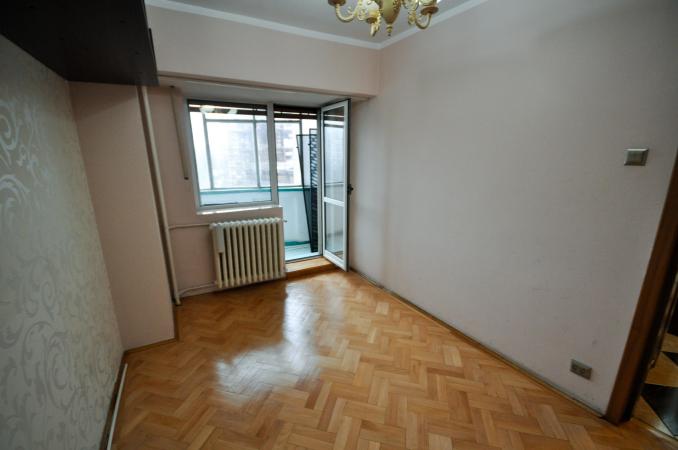 Piata Unirii metrou Spatiu birouri Decomandat 4 camere 100mp
