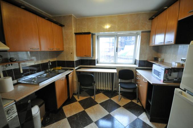 Piata Unirii metrou Spatiu birouri Decomandat 4 camere 100mp