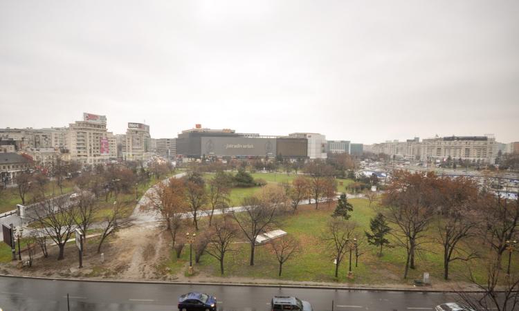 Piata Unirii metrou Spatiu birouri Decomandat 4 camere 100mp