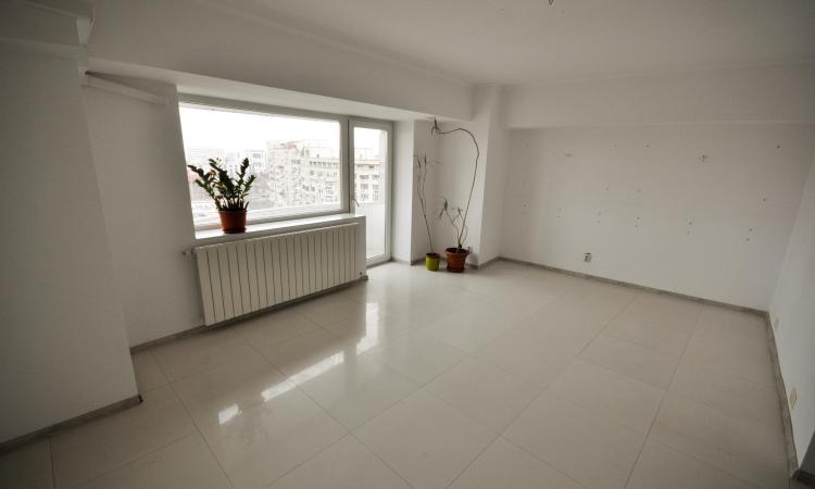 Decebal Muncii Calarasilor Spatiu birouri 3 camere 118mp
