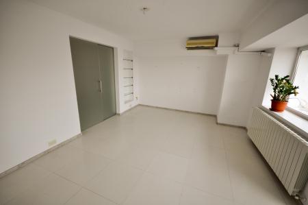 Decebal Muncii Calarasilor Spatiu birouri 3 camere 118mp