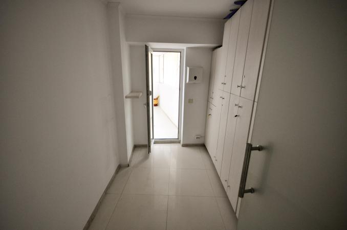 Decebal Muncii Calarasilor Spatiu birouri 3 camere 118mp