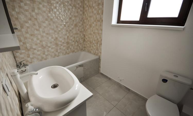 Tineretului Cantemir Apar 2 camere Centrala Proprie Terasa
