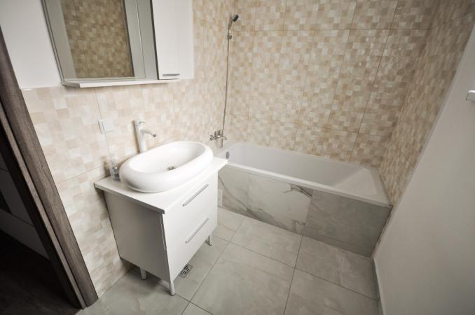 Tineretului Cantemir Apar 2 camere Centrala Proprie Terasa