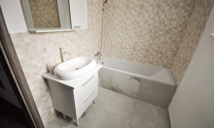 Tineretului Cantemir Apar 2 camere Centrala Proprie Terasa