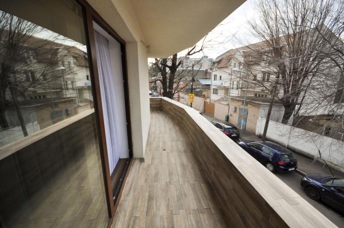 Tineretului Cantemir Apar 2 camere Centrala Proprie Terasa
