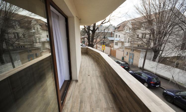 Tineretului Cantemir Apar 2 camere Centrala Proprie Terasa
