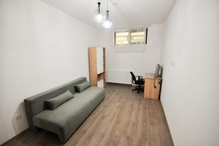 Unirii Cantemir Tineretului O camera la Demisol 20mp