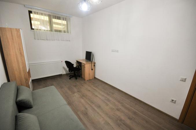 Unirii Cantemir Tineretului O camera la Demisol 20mp