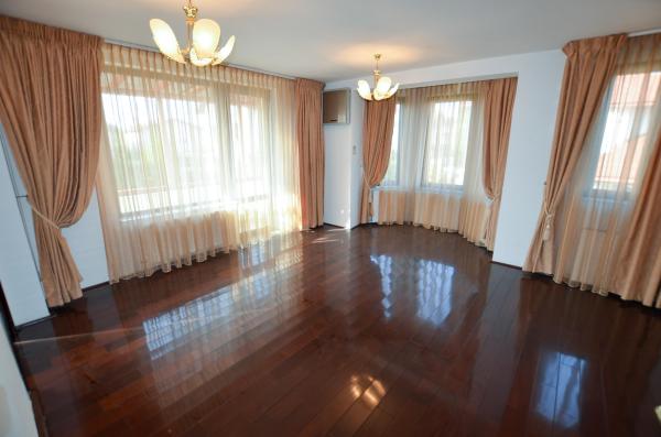 Vila P+1+M 7 camere - 310 mpc - PIPERA