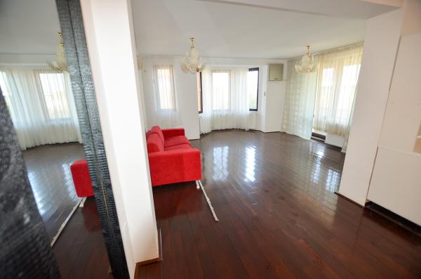 Vila P+1+M 7 camere - 310 mpc - PIPERA