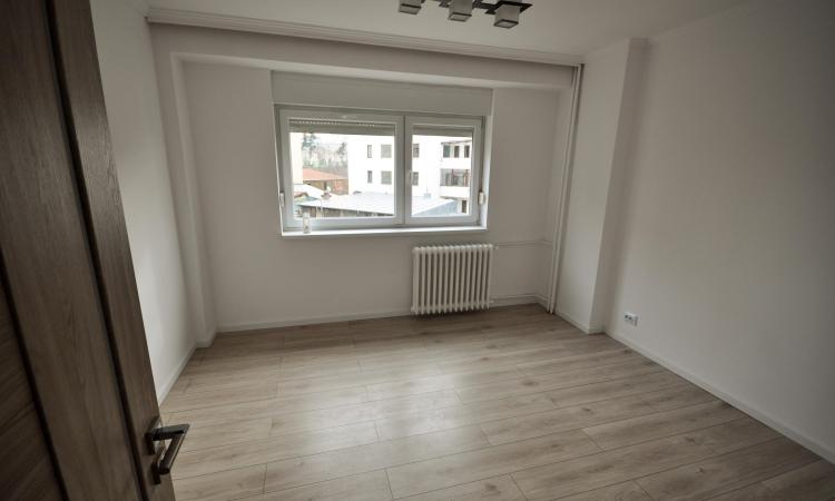 Bd Unirii Fanatani Spatiu Birouri 4 camere 100mp