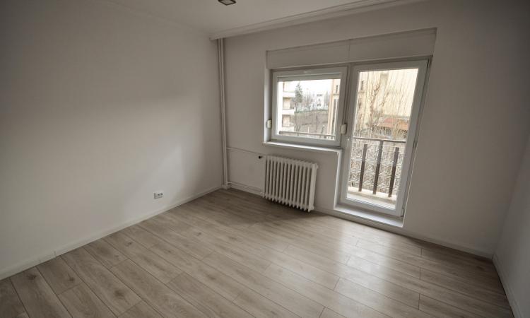 Bd Unirii Fanatani Spatiu Birouri 4 camere 100mp