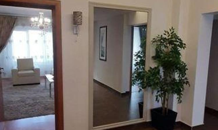 Bd Unirii Nerva Traian Apartament 3 camere Stare Ft Buna
