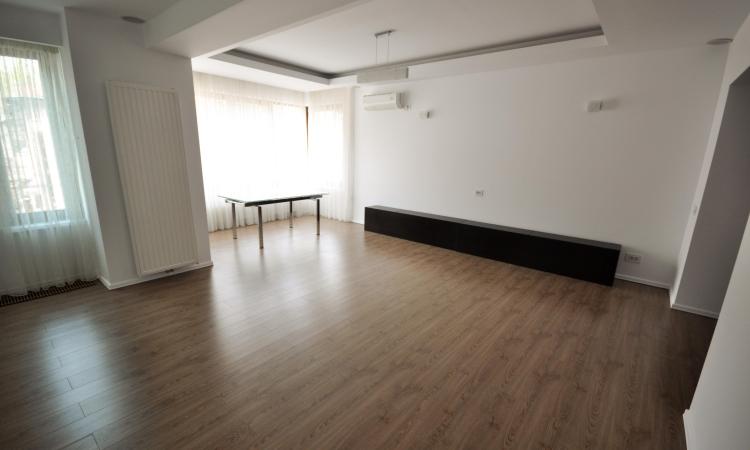 Rond Alba Iulia Dristor Apartament Lux 3 camere 160mp Parcare