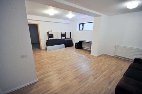 Rond Alba Iulia Dristor Spatiu birouri 50mp Demisol