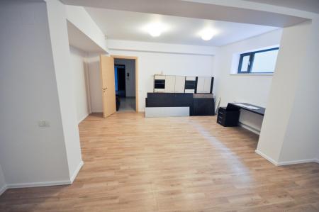 Rond Alba Iulia Dristor Spatiu birouri 50mp Demisol