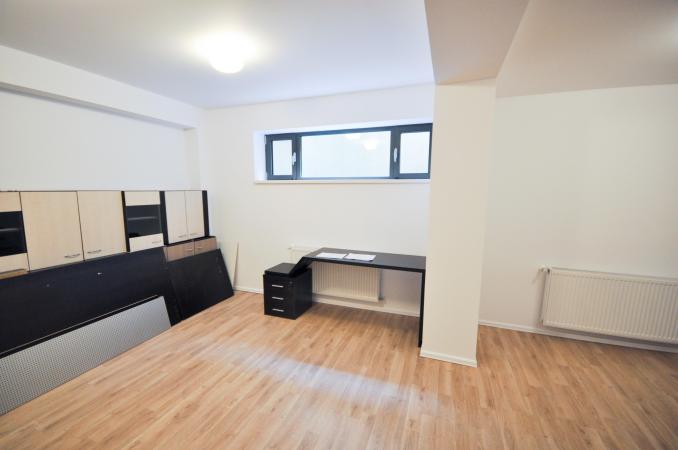 Rond Alba Iulia Dristor Spatiu birouri 50mp Demisol