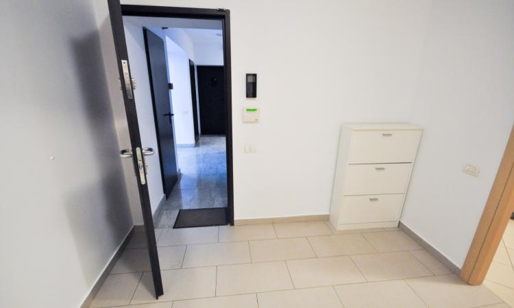 Rond Alba Iulia Dristor Spatiu birouri 50mp Demisol