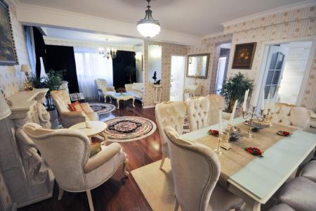 Calea Calarasilor Apart 3 camere Lux Bloc Nou 3 etaje 2 locuri Parcare