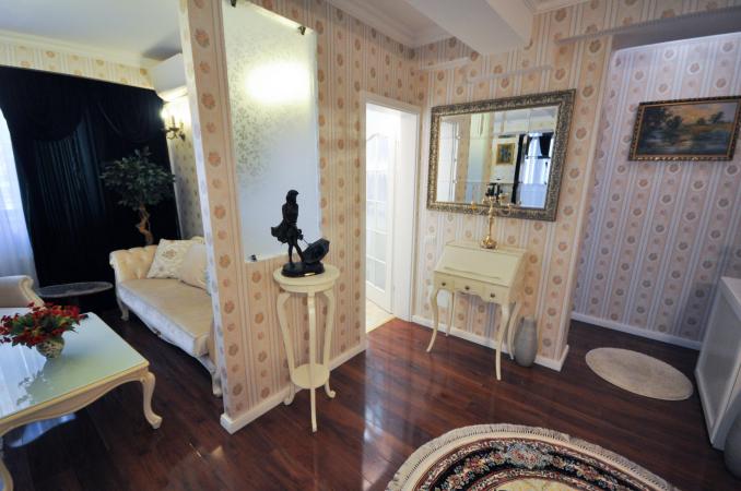Calea Calarasilor Apart 3 camere Lux Bloc Nou 3 etaje 2 locuri Parcare