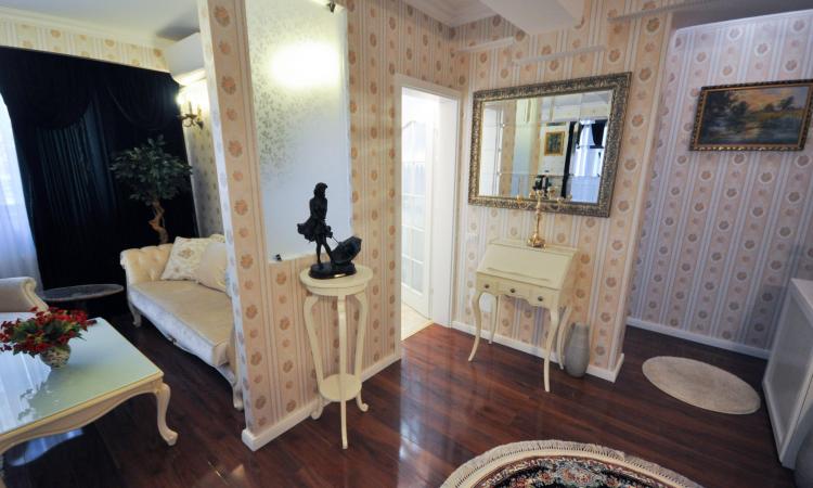 Calea Calarasilor Apart 3 camere Lux Bloc Nou 3 etaje 2 locuri Parcare