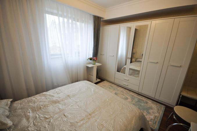 Calea Calarasilor Apart 3 camere Lux Bloc Nou 3 etaje 2 locuri Parcare