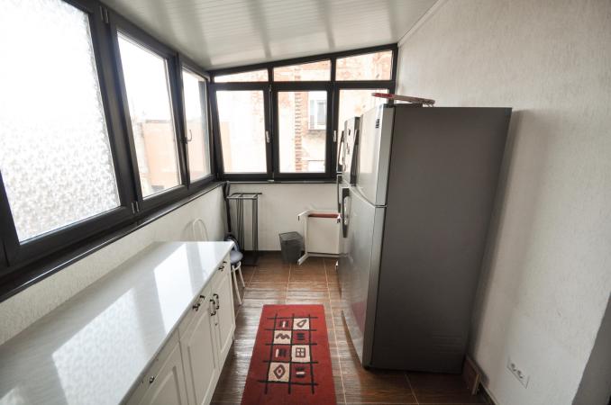 Calea Calarasilor Apart 3 camere Lux Bloc Nou 3 etaje 2 locuri Parcare