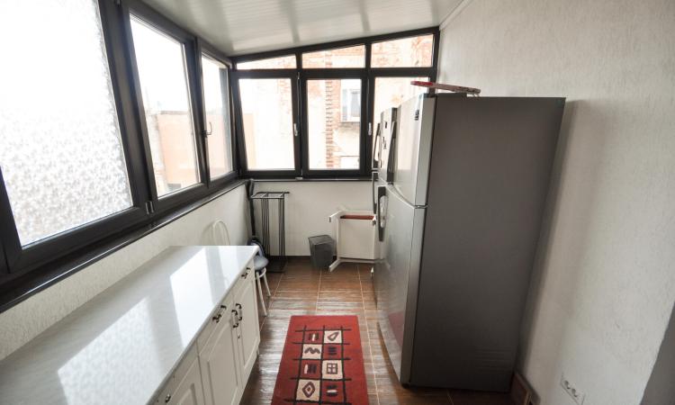 Calea Calarasilor Apart 3 camere Lux Bloc Nou 3 etaje 2 locuri Parcare