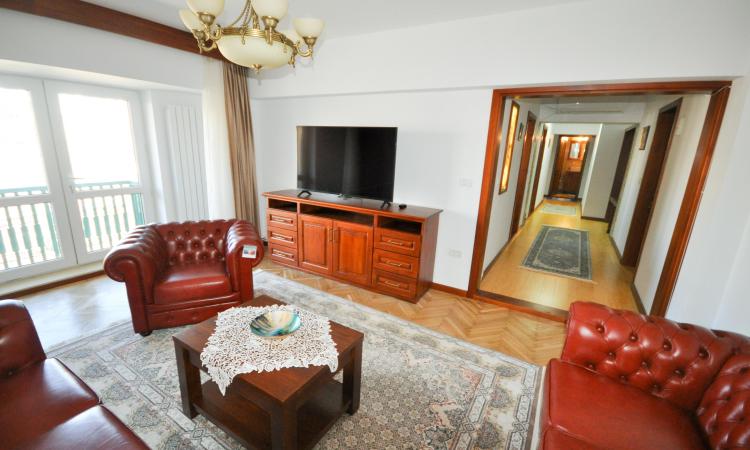 Piata Unirii Fantani Apartam 3 camere Decom Centrala Proprie