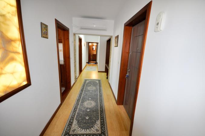 Piata Unirii Fantani Apartam 3 camere Decom Centrala Proprie